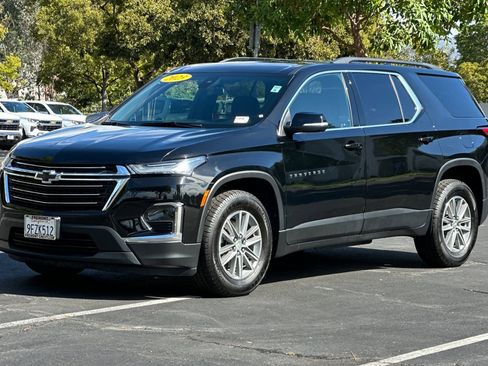Used 2023 Chevrolet Traverse LT image 8