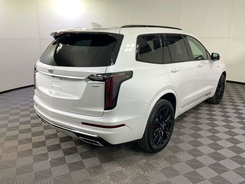 Used 2023 Cadillac XT6 Sport w/ Technology Package image 6