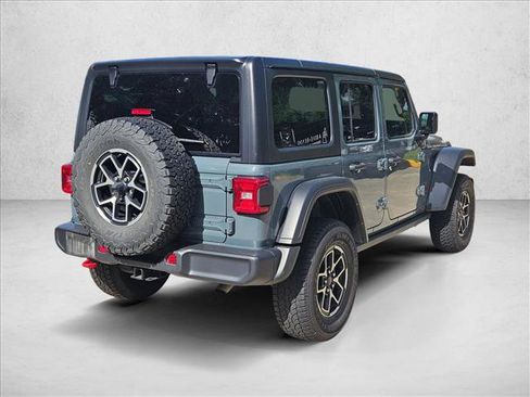 Used 2024 Jeep Wrangler Unlimited Rubicon AWD/4WD image 5