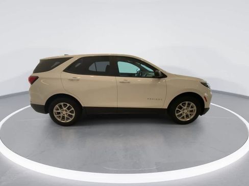 Used 2022 Chevrolet Equinox LS w/ LS Convenience Package AWD/4WD image 9