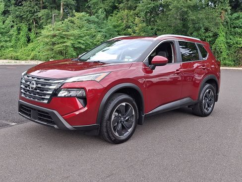 Certified 2026 Nissan Rogue SV w/ SV Premium Package AWD/4WD image 3