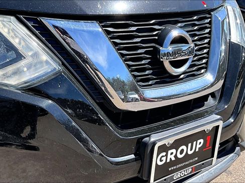 Used 2017 Nissan Rogue SV w/ Midnight Edition Package image 29