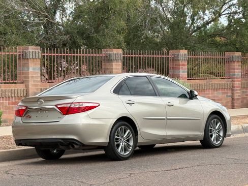 Used 2017 Toyota Camry SE FWD image 10