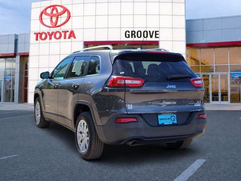 Used 2014 Jeep Cherokee Latitude w/ Cold Weather Group FWD image 3
