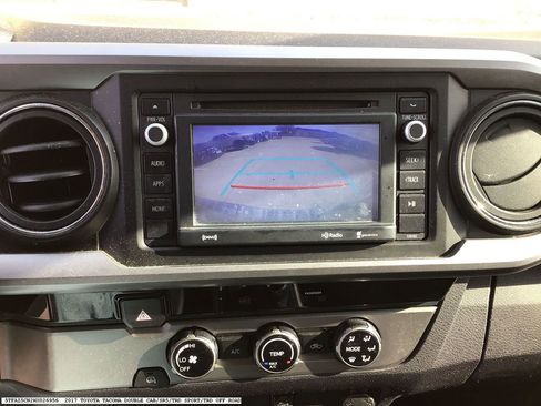 Used 2017 Toyota Tacoma SR5 image 9