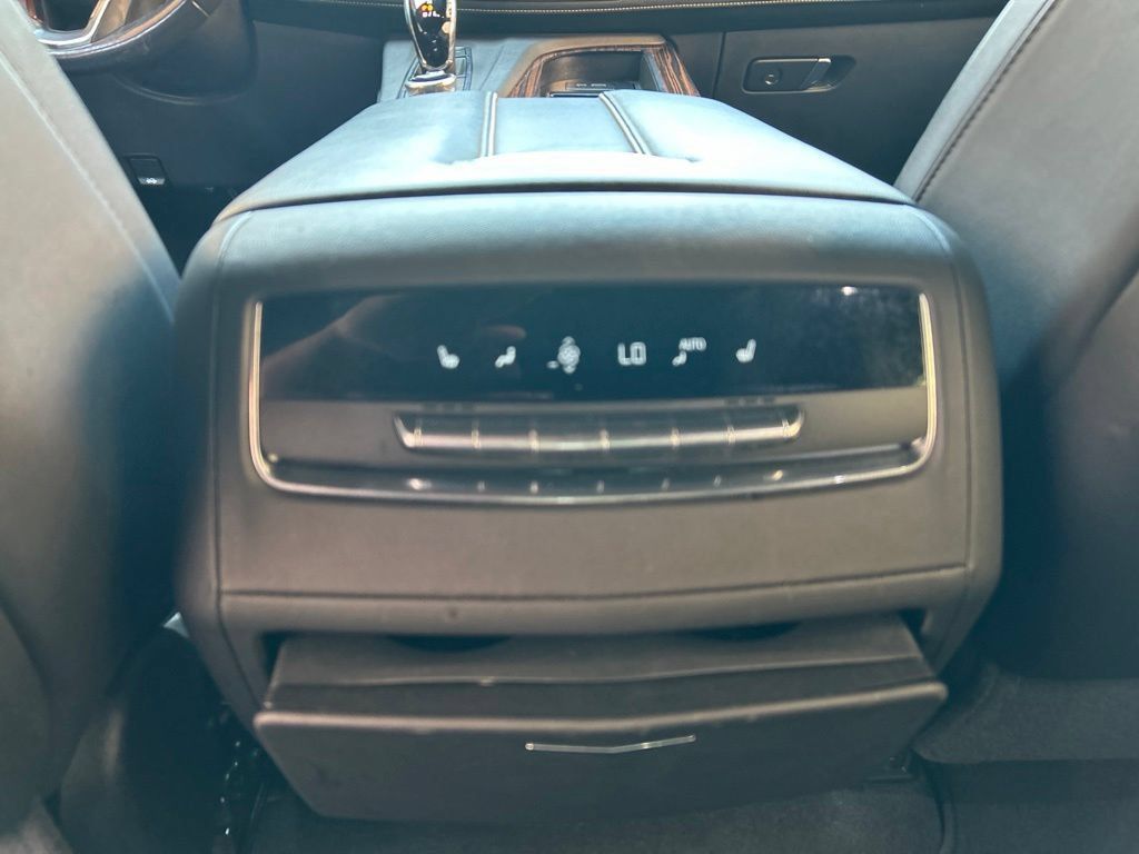 Used 2023 Cadillac Escalade ESV Premium Luxury RWD image 26