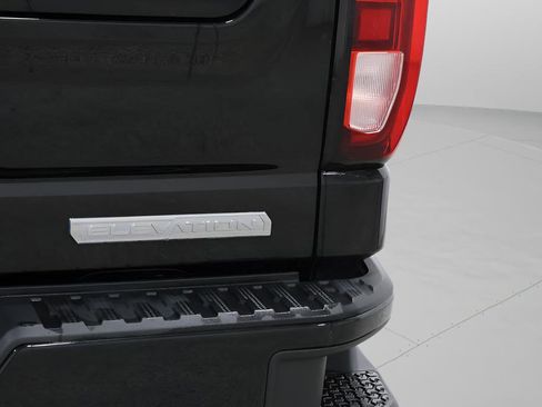 Used 2022 GMC Sierra 1500 Elevation w/ X31 Off-Road Package AWD/4WD image 38