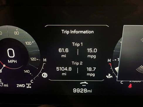 Used 2025 GMC Yukon Denali w/ Denali Reserve Package image 17