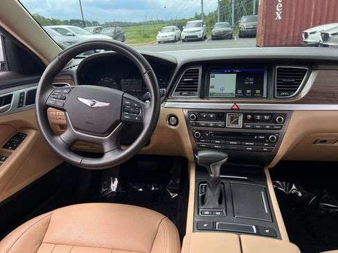 Used 2018 Genesis G80 3.8 RWD image 16