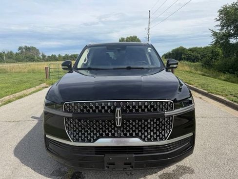 Used 2025 Lincoln Navigator Reserve AWD/4WD image 14