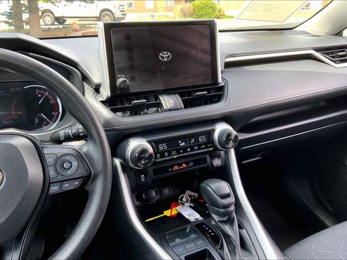Used 2023 Toyota RAV4 XLE FWD image 6