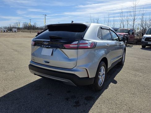 Used 2024 Ford Edge SEL AWD/4WD image 9
