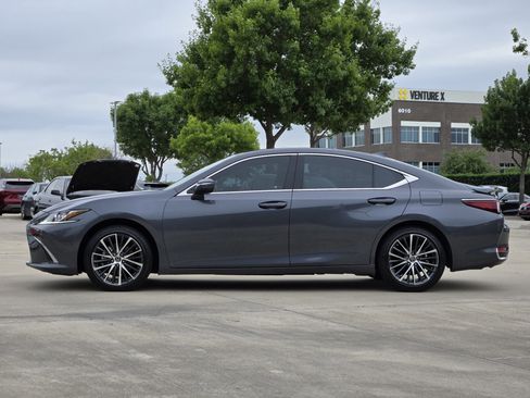 Used 2025 Lexus ES 300h w/ Premium Package FWD image 2