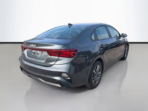 Used 2023 Kia Forte LXS w/ LXS Technology Package FWD image 8