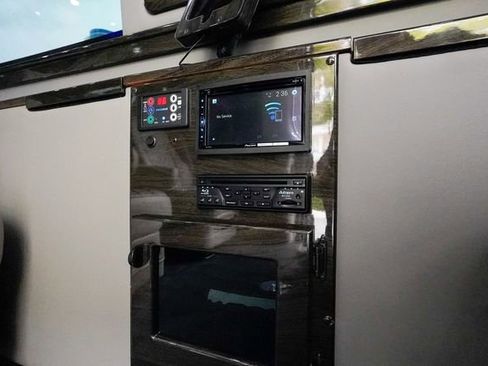 Used 2018 Mercedes-Benz Sprinter 3500 image 64