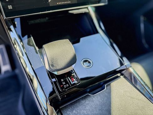 Used 2024 Land Rover Range Rover Sport SE image 28