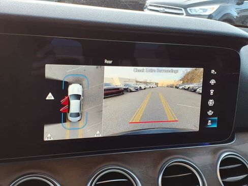 Used 2022 Mercedes-Benz E 350 4MATIC Sedan image 16