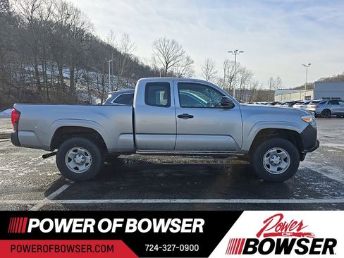 Used 2018 Toyota Tacoma SR image 4