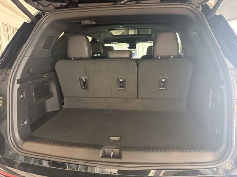 New 2025 Chevrolet Traverse High Country w/ LPO, Floor Liner Package image 36