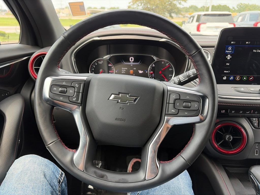 Used 2025 Chevrolet Blazer RS FWD image 7