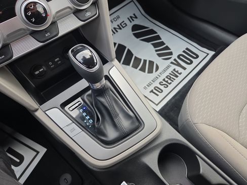 Used 2019 Hyundai Elantra SEL image 23