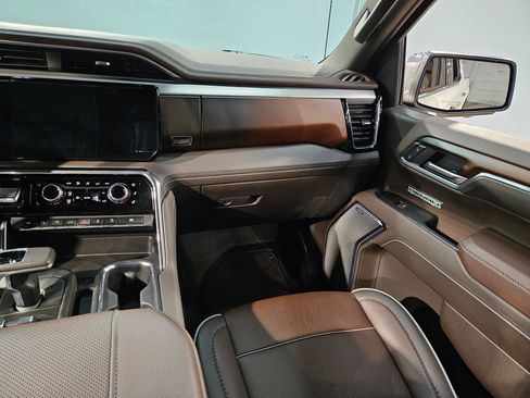 Used 2024 GMC Sierra 1500 Denali w/ Denali Reserve Package image 11