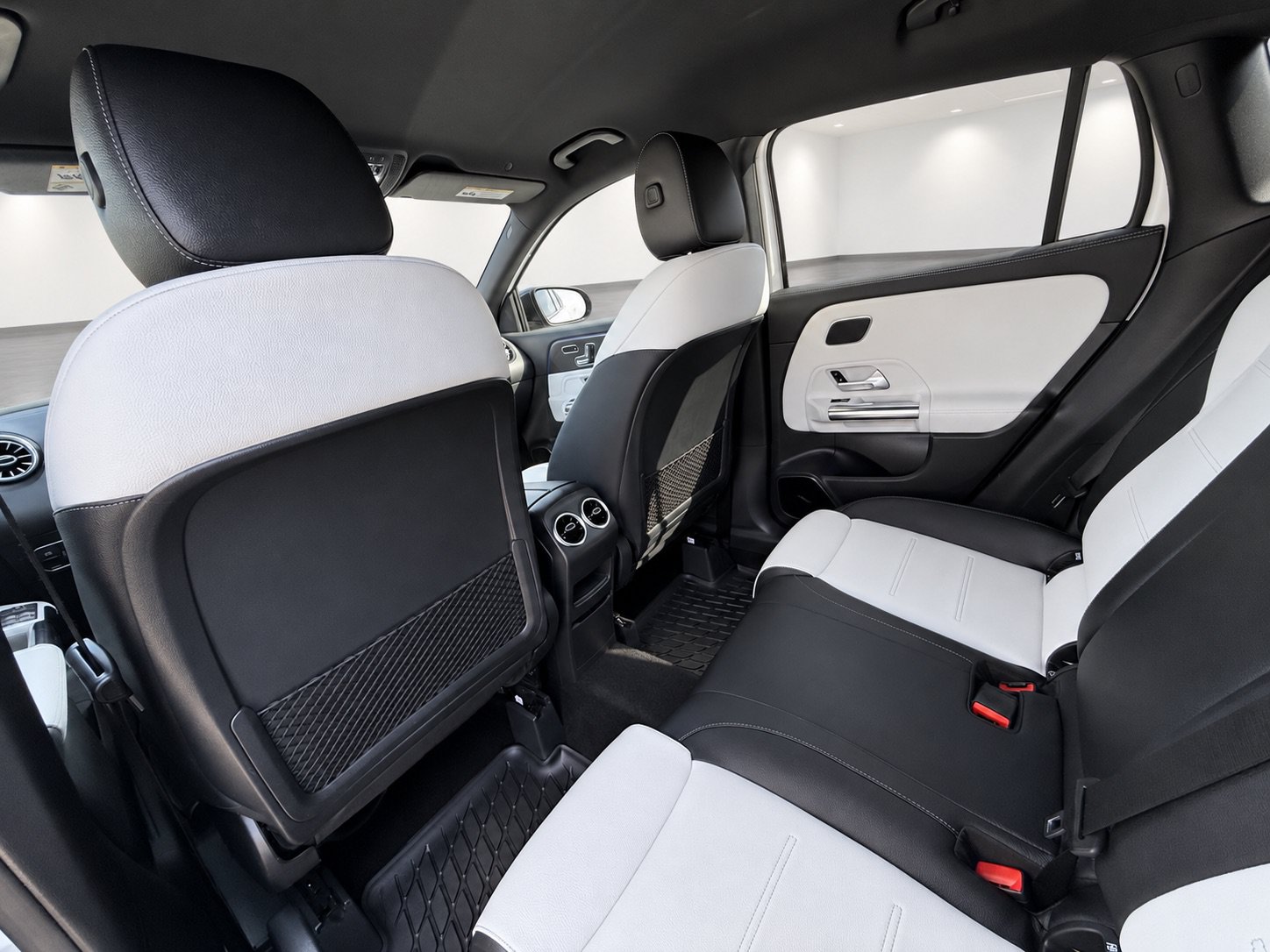 Used 2021 Mercedes-Benz GLA 250 4MATIC image 37