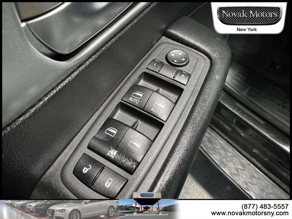 Used 2021 Chrysler Pacifica Touring-L w/ S Appearance Package AWD/4WD image 19