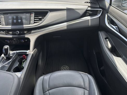 Used 2018 Buick Enclave Premium w/ Experience Buick Package FWD image 14