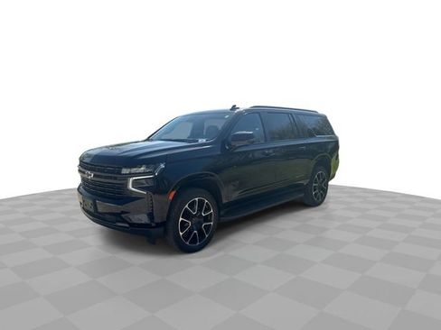 Certified 2024 Chevrolet Suburban RST w/ Luxury Package AWD/4WD image 5