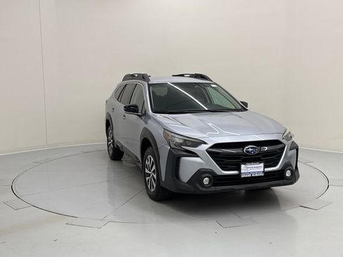 Used 2023 Subaru Outback Premium image 7