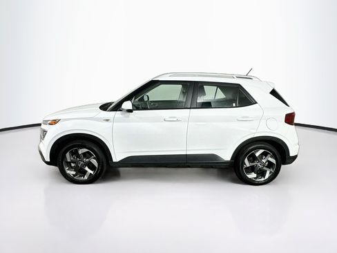 Used 2025 Hyundai Venue SEL FWD image 4