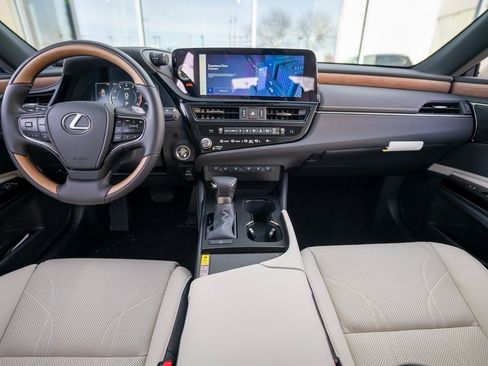New 2025 Lexus ES 350 Ultra Luxury image 16