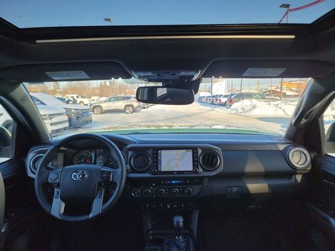 Used 2023 Toyota Tacoma TRD Off-Road w/ TRD Premium Off Road Package image 26