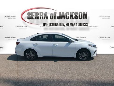 Certified 2023 Kia Forte GT-Line w/ GT-Line Technology Package FWD image 9