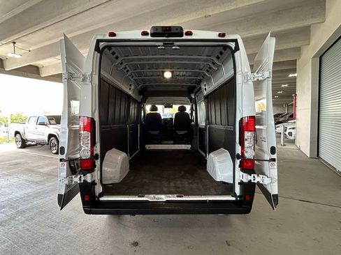 Used 2024 RAM ProMaster 2500 w/ Convenience Group FWD image 37