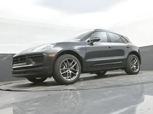 New 2026 Porsche Macan image 34