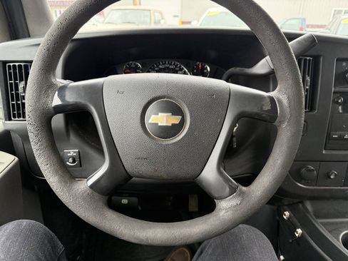Used 2014 Chevrolet Express 2500 RWD image 13