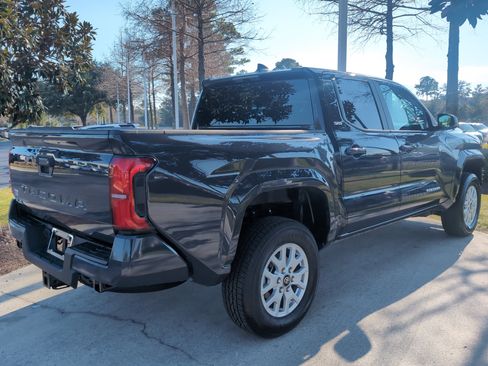 Certified 2025 Toyota Tacoma SR5 image 10