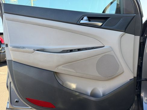 Used 2017 Hyundai Tucson SE image 13