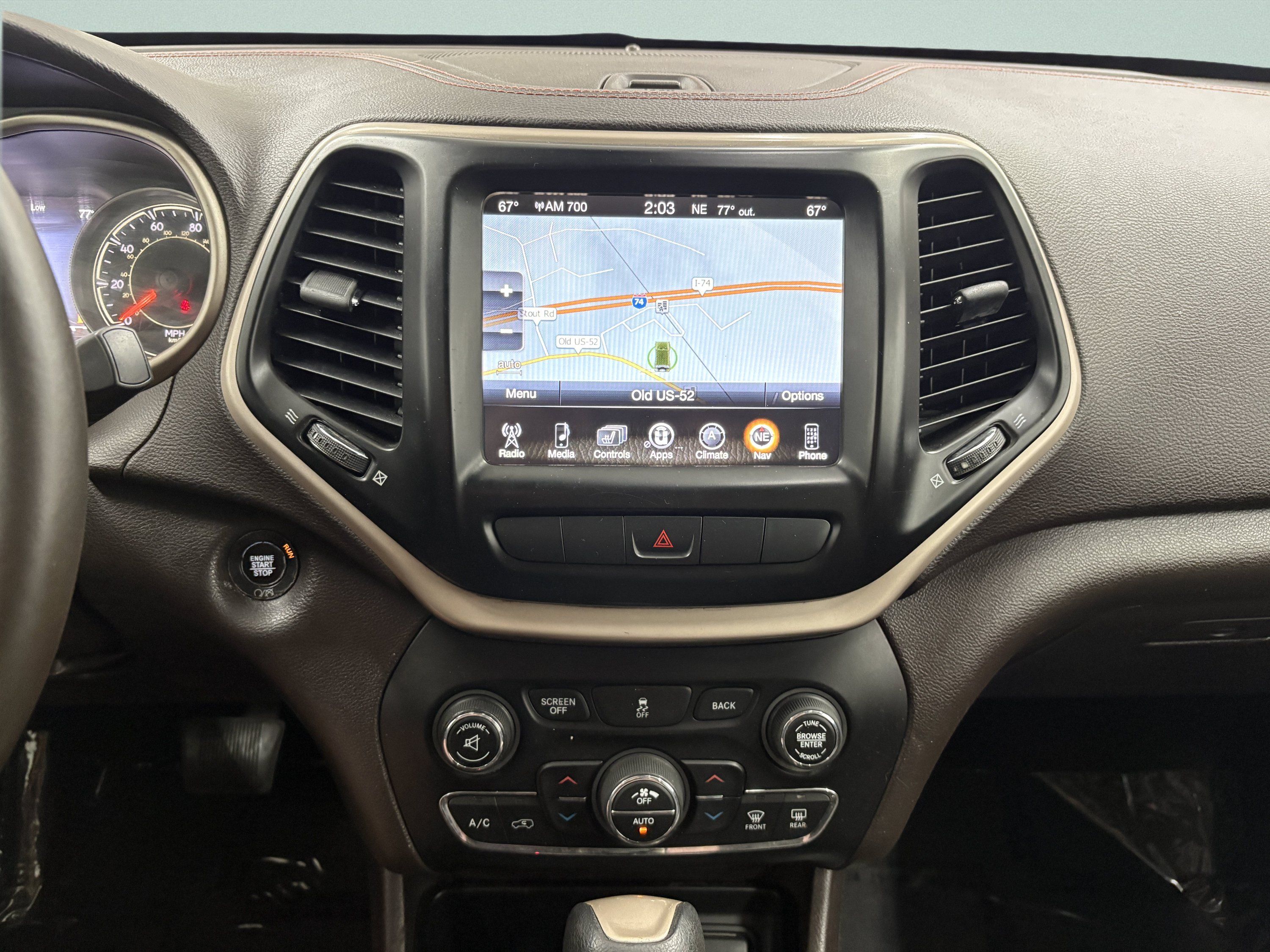 Used 2014 Jeep Cherokee Trailhawk w/ Comfort/Convenience Group AWD/4WD image 12