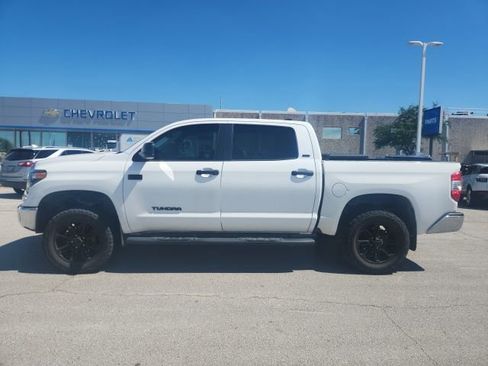 Used 2020 Toyota Tundra SR5 w/ SR5 Leather Package image 6