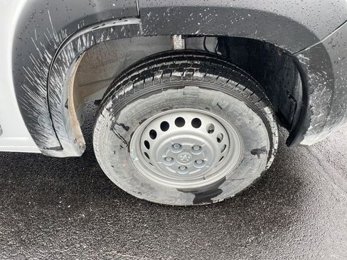 Used 2025 RAM ProMaster 2500 w/ Convenience Group image 13