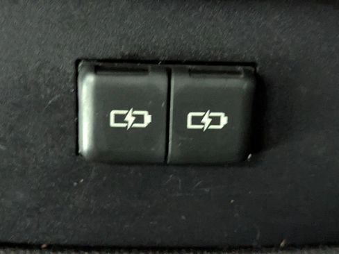 Used 2022 Toyota Highlander L image 25