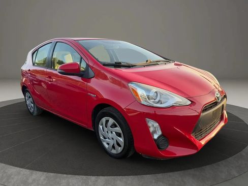 Used 2015 Toyota Prius C One FWD image 3