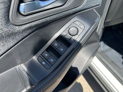 Used 2023 Nissan Rogue SV AWD/4WD image 15