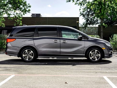 Used 2018 Honda Odyssey Touring image 4