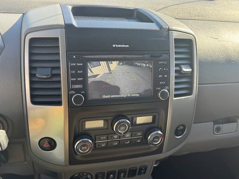 Used 2015 Nissan Frontier SL w/ Moonroof Package image 16