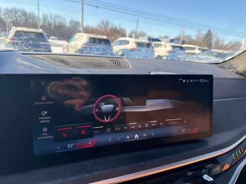 Used 2024 BMW X5 xDrive40i w/ M Sport Package image 17