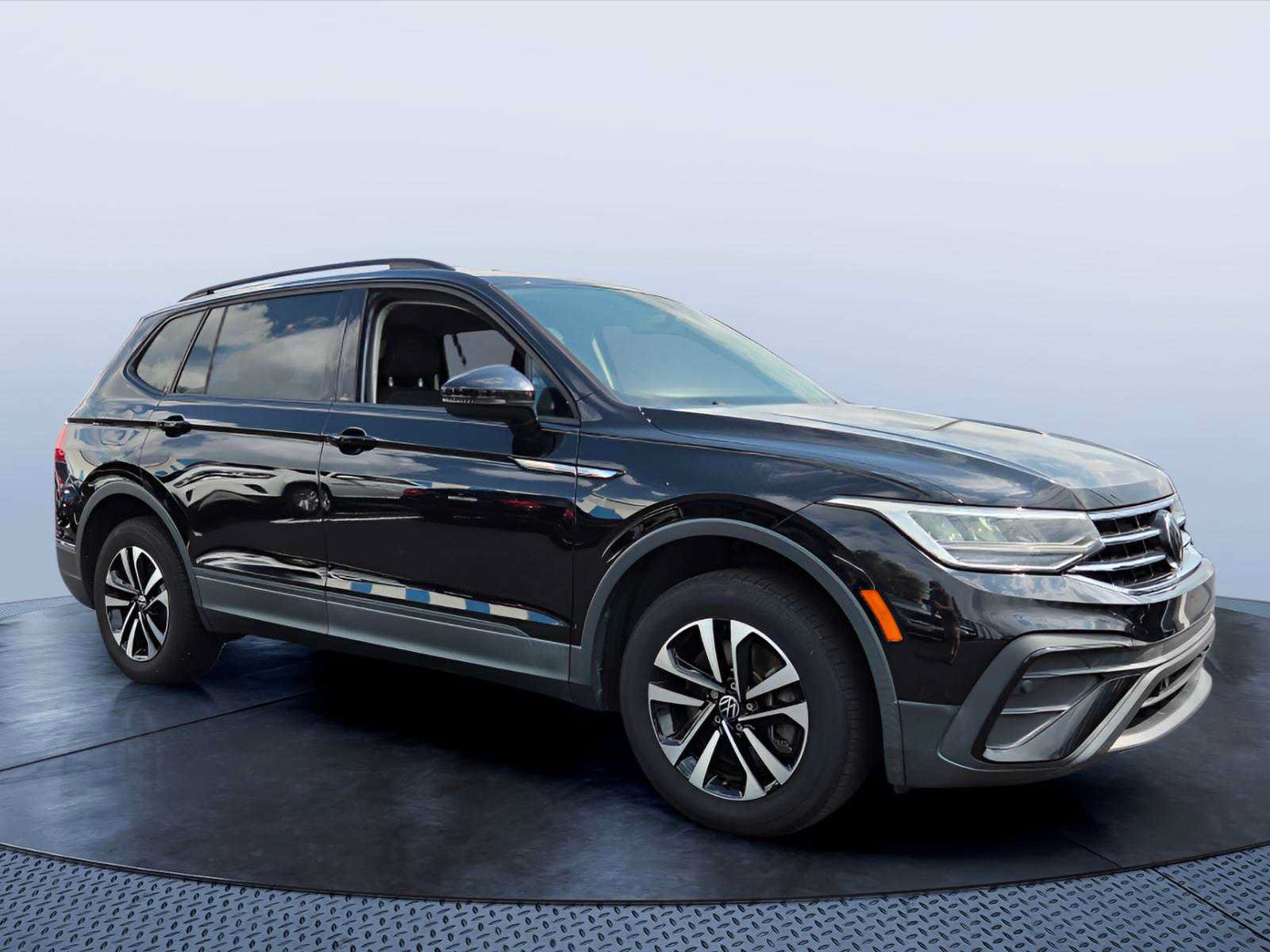 Used 2022 Volkswagen Tiguan S FWD image 1